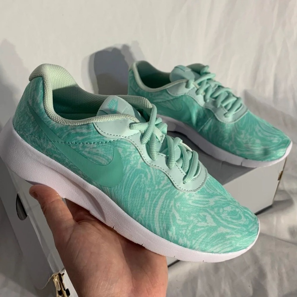 Nike Tanjun Print Light Aqua Blue White Shoes Womans 6.5 - Picture 4 of 6